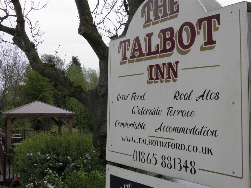 The Talbot Inn Eynsham Exterior foto